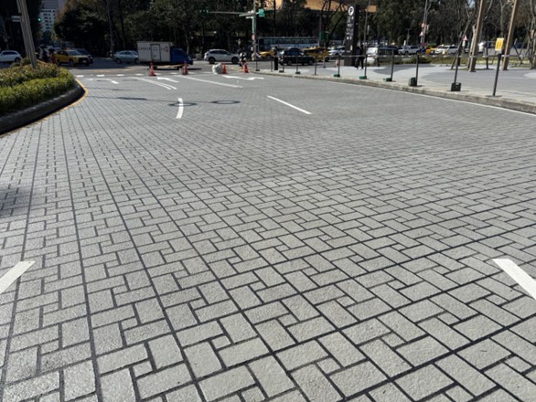 ac路面乾式紙模地坪.jpg